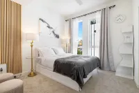 Centrally Located Capitol Hill Townhome w/ Amazing View & Free Parking Onsite Ξενοδοχεία στην πόλη capitol hill