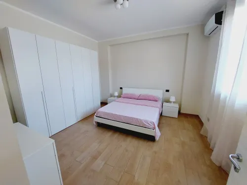 Large apartment close to the sea, just a few minutes from the town center.