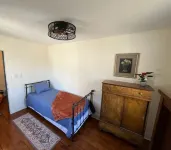 Charming 2-bedroom apartment above a country store in the heart of Gardiner!