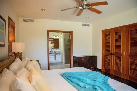 Lovely One Bedroom Apartment at Nonsuch bay