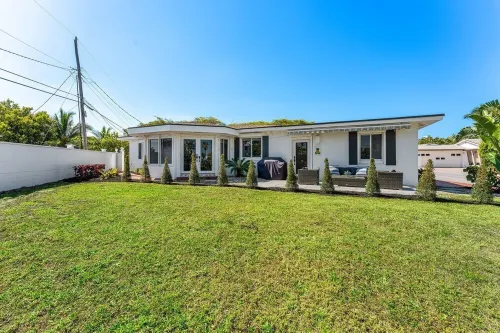 Luxury 3 Bedroom Private Home Walk to Beach Hotels in Juno Beach