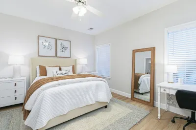 Spacious and Quiet 3-bedroom townhome with WiFi and AC in Acworth Hotels near Durr Field