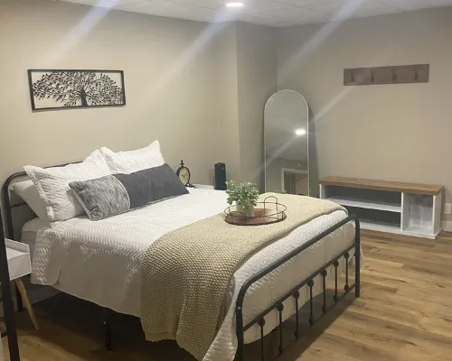 Charming 1-bedroom apartment in Belmond Hotels in Wright County