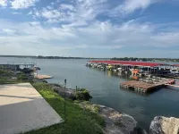 Dockside Cabin- waterfront, kayaking, fishing, swimming