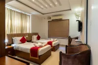 Royal Plaza Glitz Inn 科澤科德住宿飯店