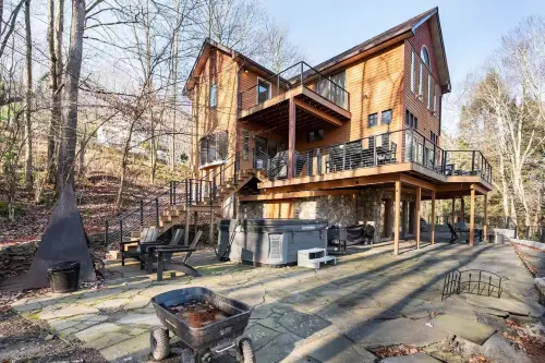 The Nest At Swiss - Lakefront Luxury In The Catskills Hotels in Callicoon