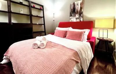 Spectacular High-Rise Downtown Lakeview Apartment The Harbourfront/하버프론트 호텔