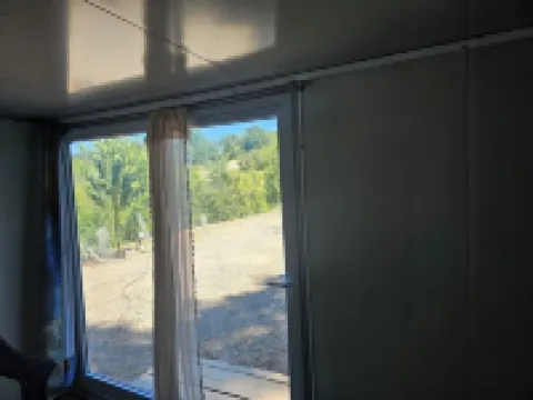 Cozy farmhouse in charming Kelso with AC, WiFi