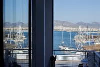 Seaside Grey Pearl Villa Sea Views, Ideal for Artists & Dreamers