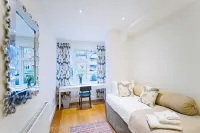 Family Serviced Apartment in Surrey Hotels in Claygate