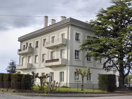 10 Minuten von den Berühmten Stränden Biarritz! Schöne Wohnung mit Südbalkon Отели рядом с Аэропорт Англет-Байонна