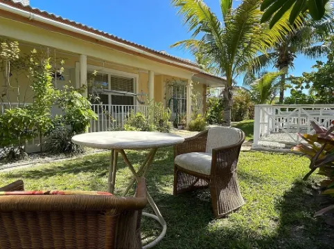 2Br near Coral Beach- Coconut Villa, hear the waves and relax!