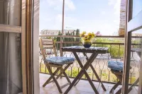 Blue apartment Alghero, within walking distance of the sea and the old town.