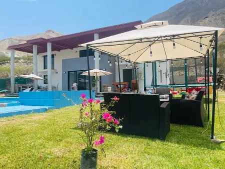 Hermosa y Grande Casa de Campo con Vista Increíble al Valle de Cieneguilla Отели рядом с достопримечательностью «Университет Текнолохика дель Перу»