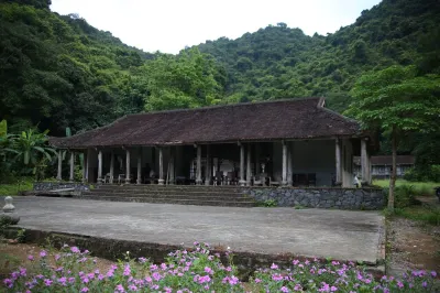 Ideal for small group to visit the landscape or practice meditation and yoga. 띠똡 아일랜드 전망대 주변 호텔