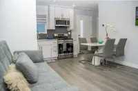 Charming 1 bedroom 1 bathroom guest house with AC, WiFi in brilliant Glendale