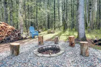 Mins to Woodruff Lakes: Pet-Friendly Cabin! - WiFi