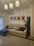 7km from the beach and 14km from downtown Lisbon. Cozy, family-friendly apartment!