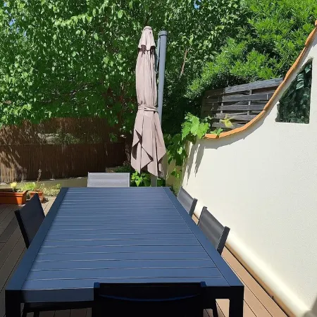 Nice 3 bedroom house near the port - parking/climate/terrace/playroom