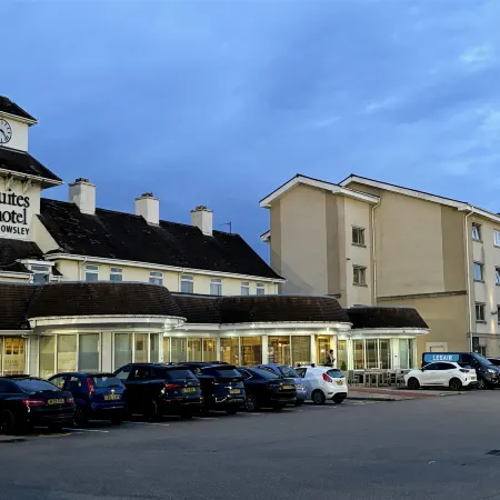 Best Western Premier Knowsley Suites Hotel & Spa Отели рядом с достопримечательностью «Ноузли-роуд»