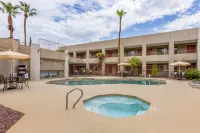 Best Western InnSuites Tucson Foothills Hotel  Suites Các khách sạn ở Casas Adobes