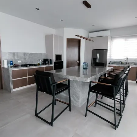 Water Front property for large families. With all the amenities you need.