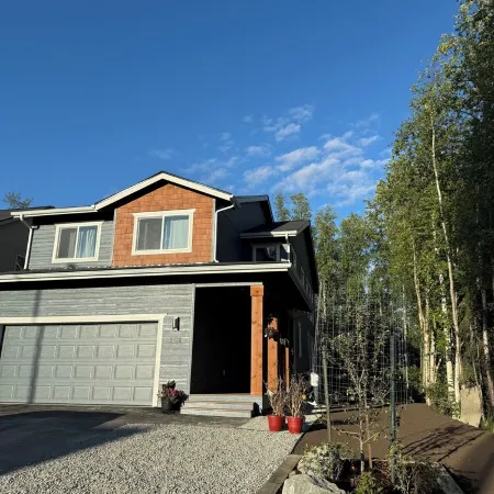 Le: 4-Bedroom 3Full Bathroom House in Gorgeous Anchorage Neighborhood with AC