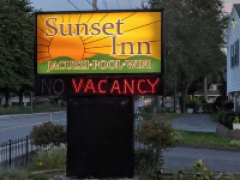 サンセット イン リーのホテル