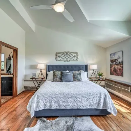 Luxury 23-AC Ranch Hot Tub and Hill Country Views!