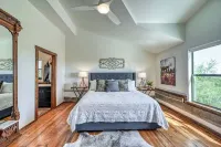 Luxury 23-AC Ranch Hot Tub and Hill Country Views!