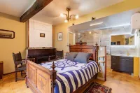 Le Repos du Poète فنادق في Rejaumont