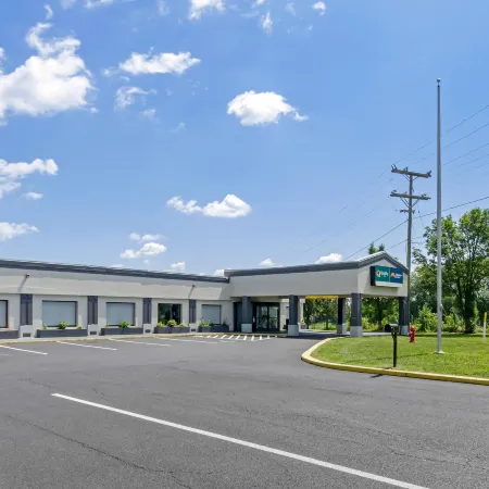 Suburban Studios Verona - Staunton North