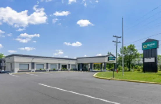 Suburban Studios Verona - Staunton North