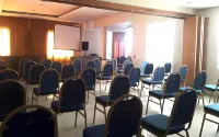 Image Hotel & Resto Hotel di Regol
