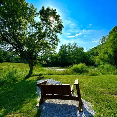 Farm Stay Hot tub Pond Nature Views Near Dwntwn