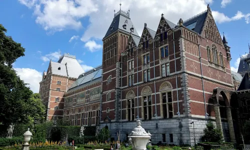 The Pavilions Amsterdam, The Toren