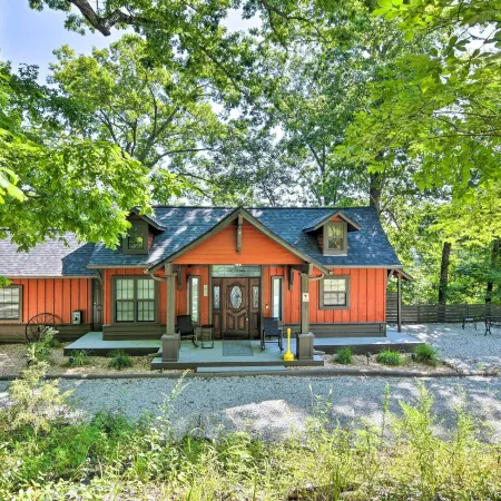 Pet-Friendly Branson Area Home: Hot Tub, Game Room