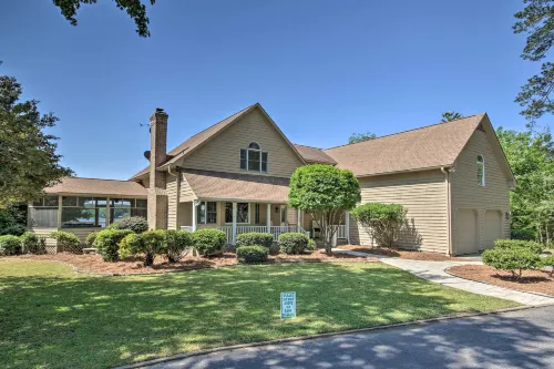 Impeccable Home w/ Dock & Pool on Lake Wateree! - parking