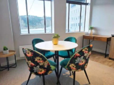 Modern 2BR Apartment in Lower Hutt's Heart
