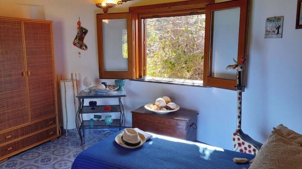 PRIVATE BOUTIQUE VILLA with private access to the sea