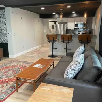 Newly Renovated Downtown Gem!