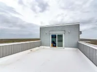 Wake up to Waves | Oceanfront Surfside Home Hotels in Freeport