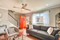 Chic Townhome w/ Deck: 6 Mi to Dtwn Baltimore