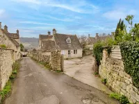 Cottage in Painswick near Cotswold Way