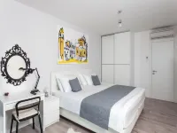 Five Bedroom Villa with Private Pool & Sea View - piscina