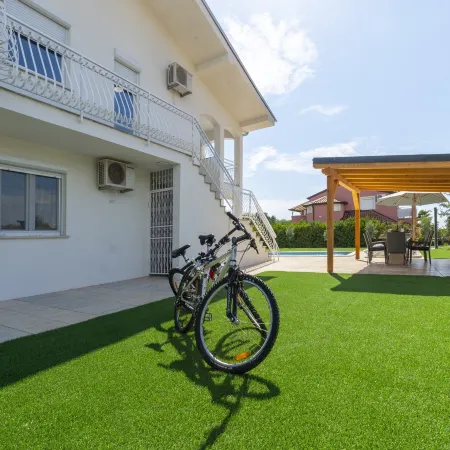 Relaxing Villa near Porec with Pool