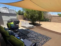 Spacious Beautiful Garden Hideaway w/Patio & Grill - 2-Star