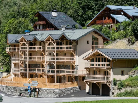 Chalet in Paradiski with Stunning Mountain Views