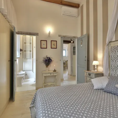 Villa in Cortona with Private Pool and Views