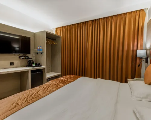 Granville Hotel Hotels in Borivali